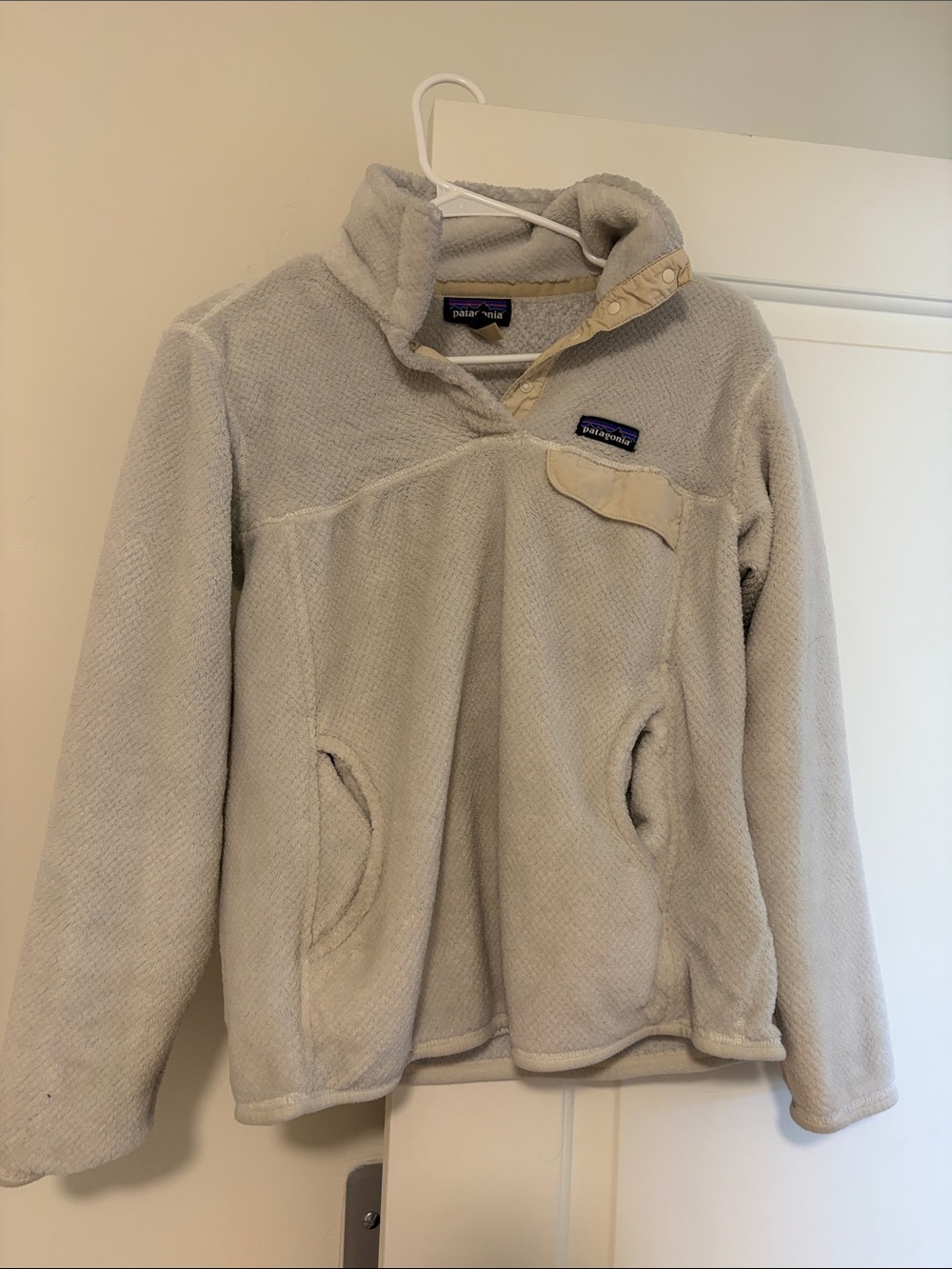 Patagonia Cream Pullover Fleece Jacket